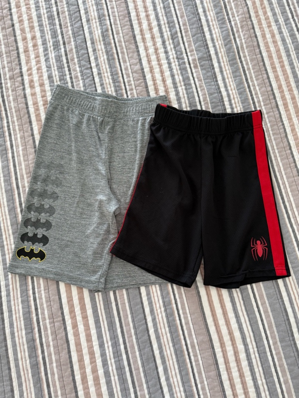 Bat & Spider Graphic Kids Shorts Duo - Gray and Black/Red